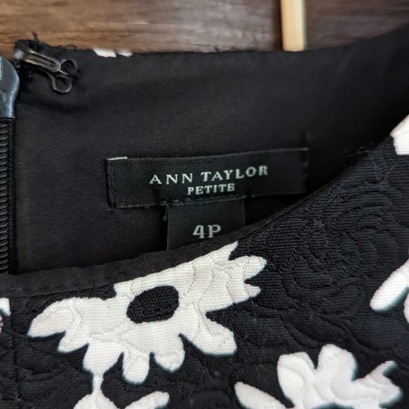Ann Taylor Petite Black & White Daisy Fit & Flare Dress (4P) - Picture 3 of 4